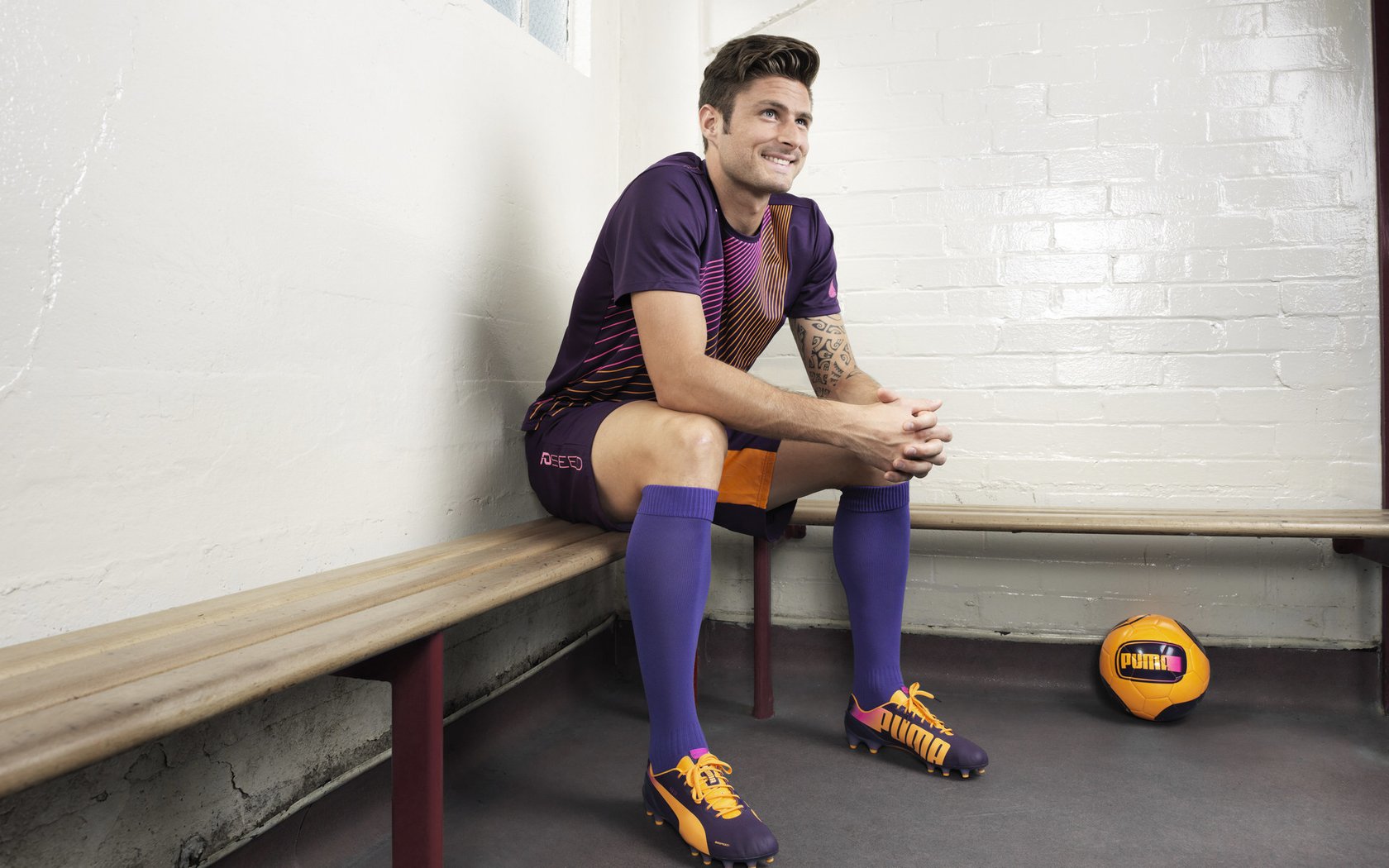 青训比赛设置摄像监控便于教练回看技战术细节，青训成员